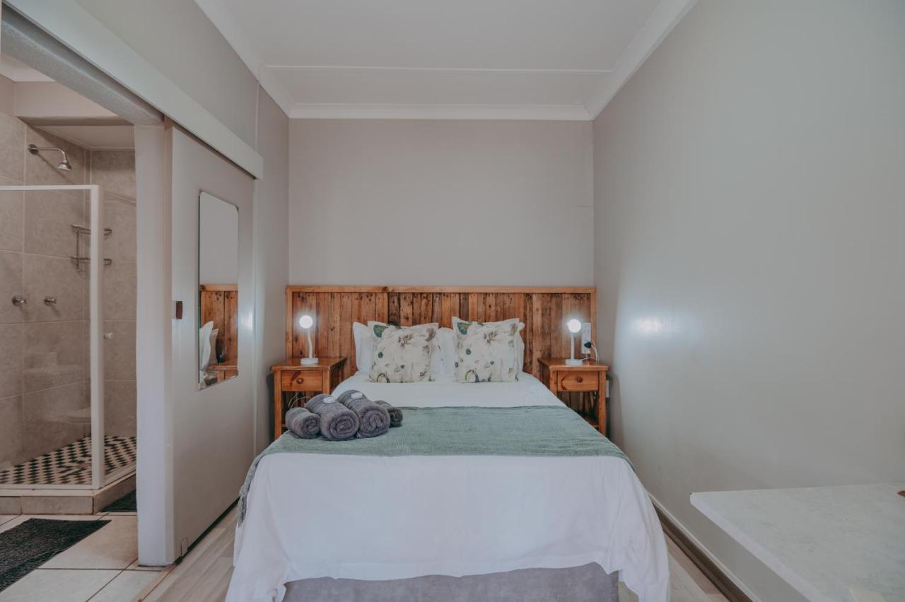 Cosy Cottages Guesthouse Potchefstroom Esterno foto