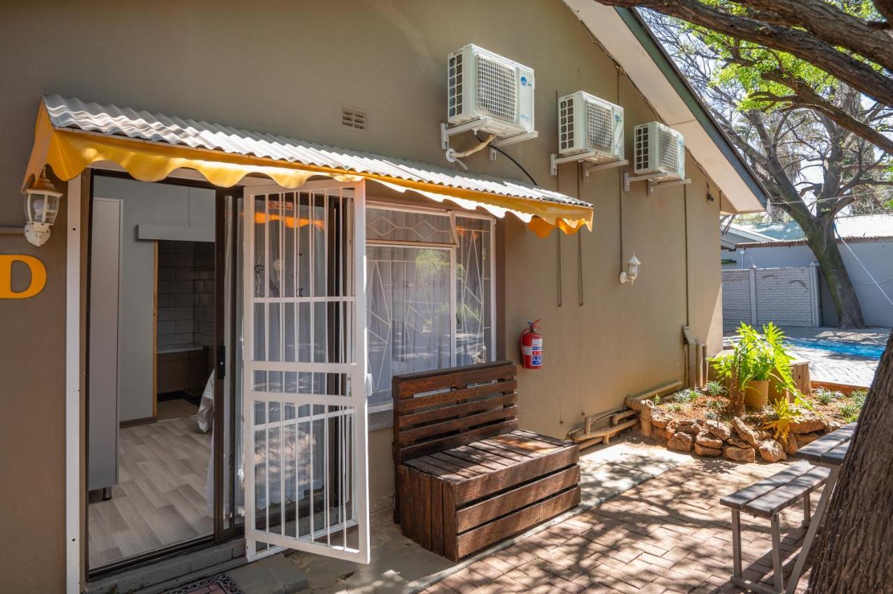 Cosy Cottages Guesthouse Potchefstroom Esterno foto