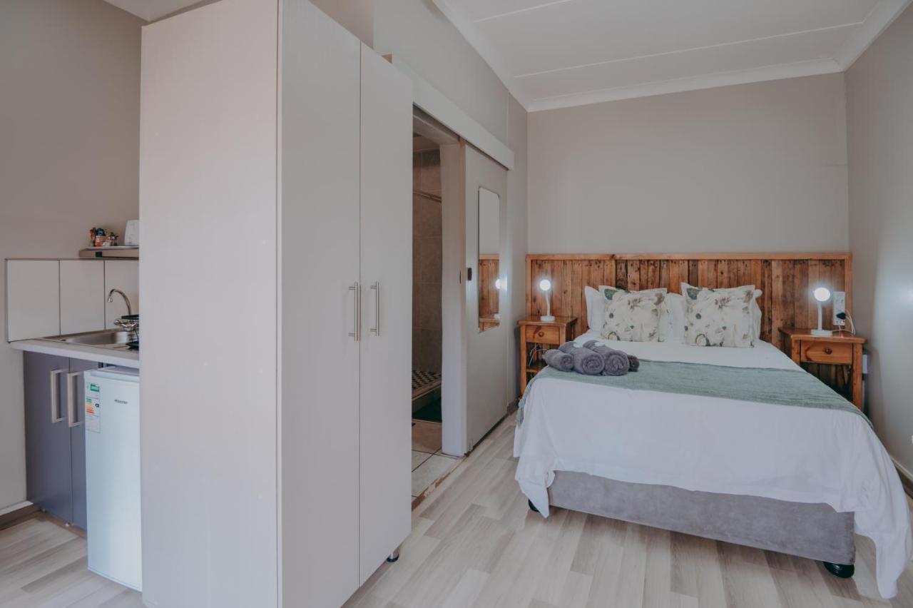 Cosy Cottages Guesthouse Potchefstroom Esterno foto