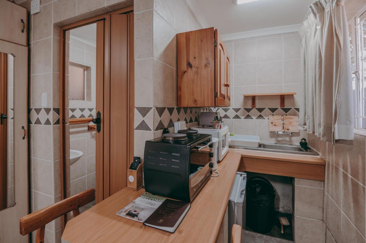 Cosy Cottages Guesthouse Potchefstroom Esterno foto