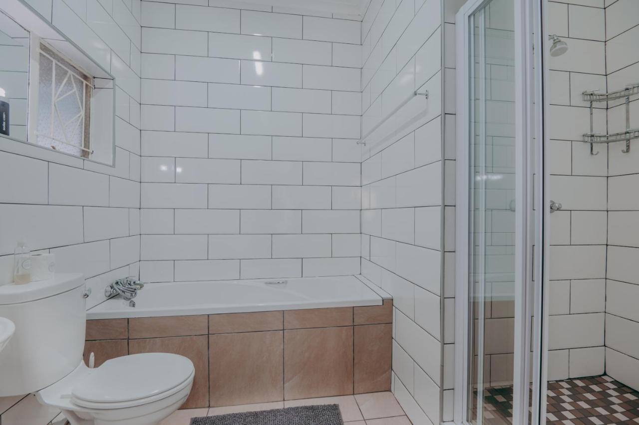 Cosy Cottages Guesthouse Potchefstroom Esterno foto