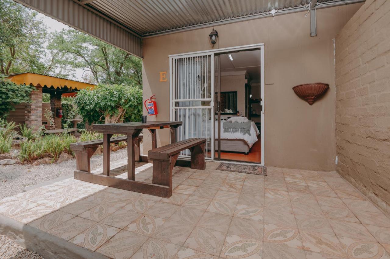 Cosy Cottages Guesthouse Potchefstroom Esterno foto